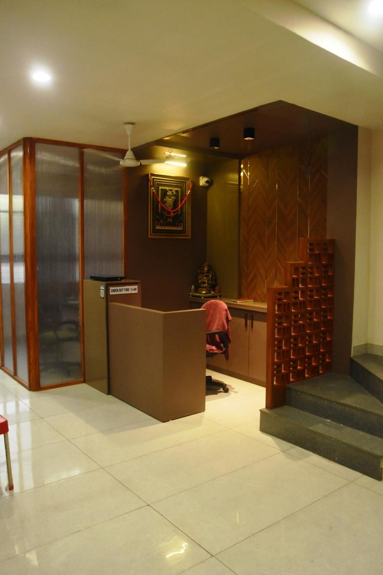 Hotel J K And Restaurant Morbi Екстер'єр фото